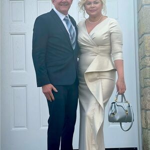 Teri Jon for Rickie Freeman Stretch Golden Metallic Formal Evening Gown